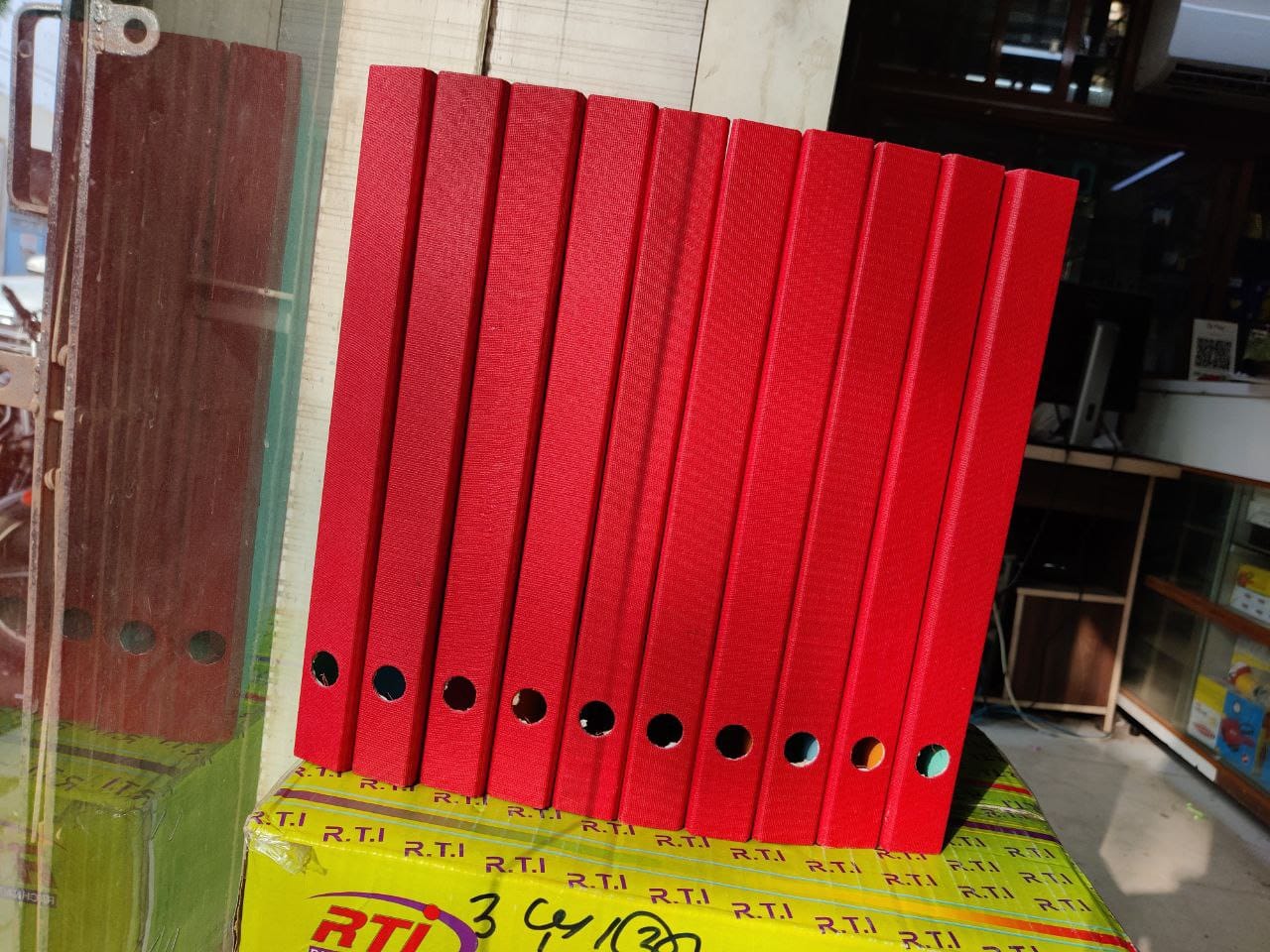 Luxor 1600 Spring File